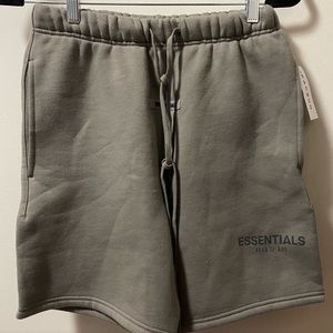 FEAR OF GOD ESSENTIALS CEMENT SWEAT SHORTS